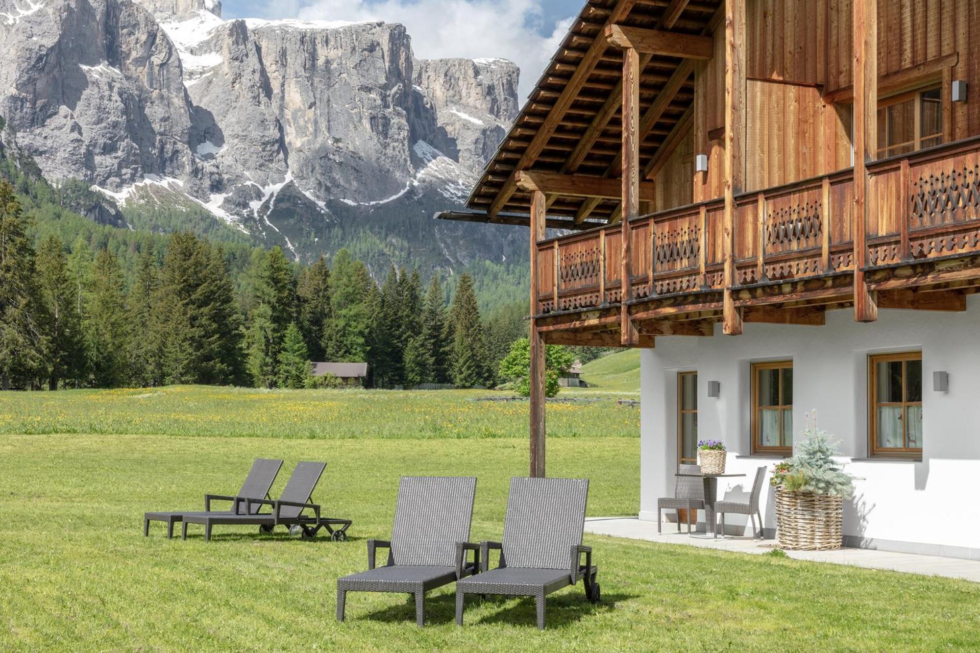 Chalet Ciasa Tino & Sara - Belaval Apartments Corvara In Badia Exterior foto